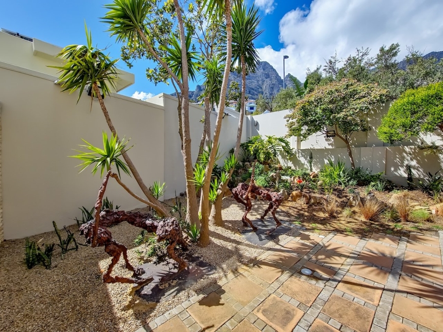 To Let 7 Bedroom Property for Rent in Camps Bay Western Cape
